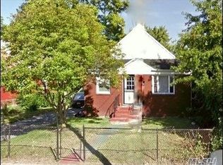 34 Green Ave, Hempstead, NY 11550