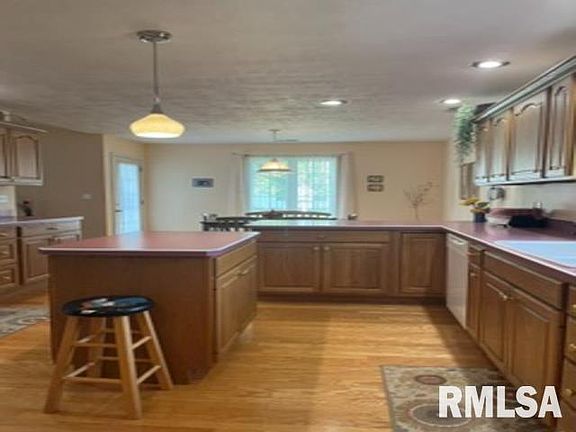 4th image of 1307 N Magnolia Dr