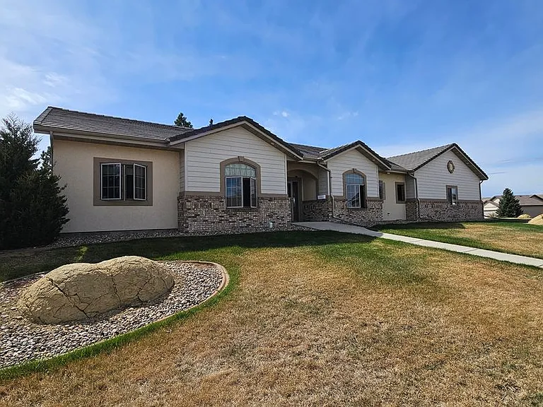 4144 Augusta Dr — Photo 2