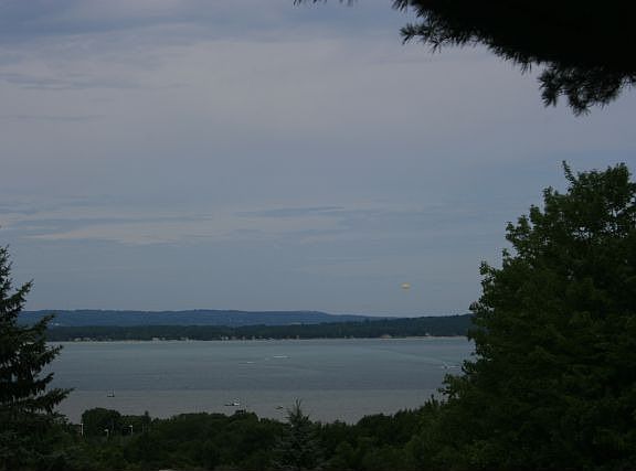 4th image of 4138 Huntington Dr