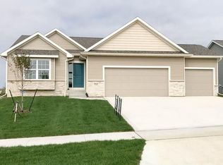 913 SW 9th Ct, Grimes, IA 50111