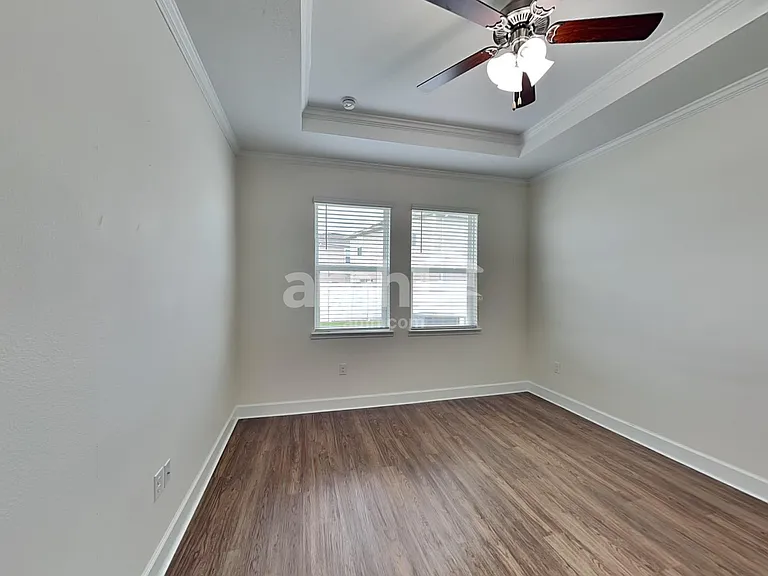 4431 Reisswood Loop — Photo 9