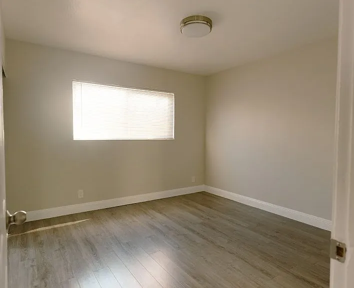 257 Athol — Photo 22