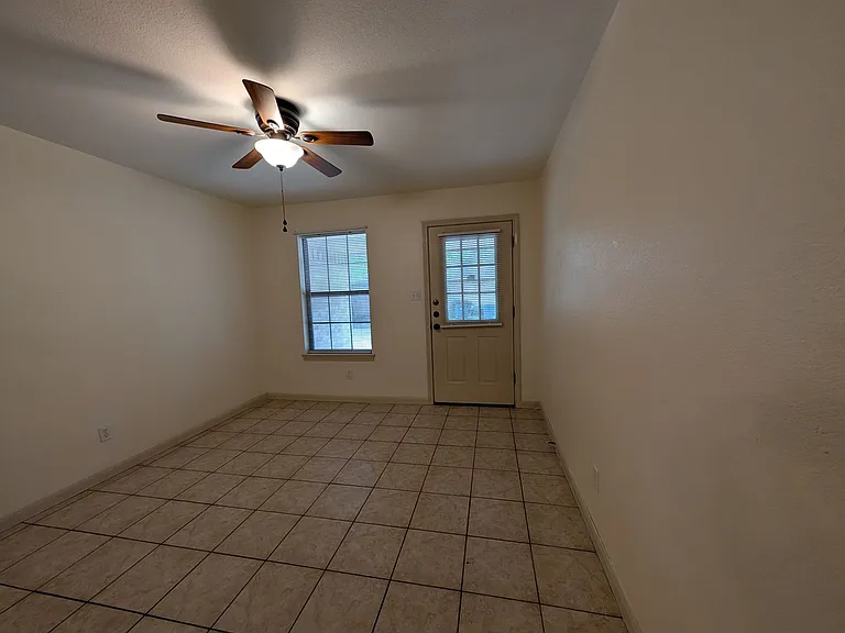 1134 Misty Acres Dr — Photo 20