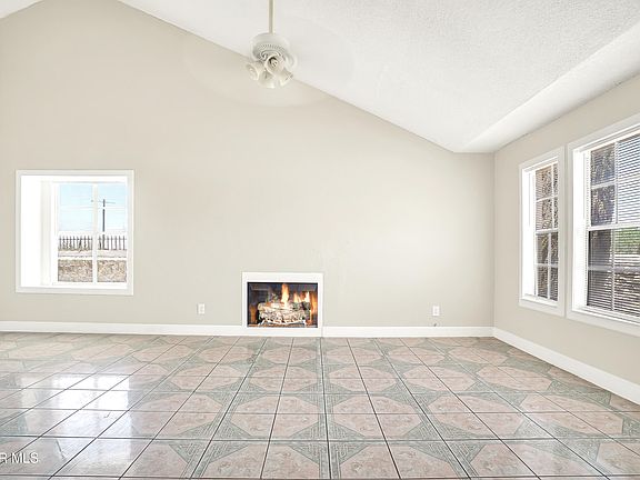 4th image of 500 Woodbine Ln