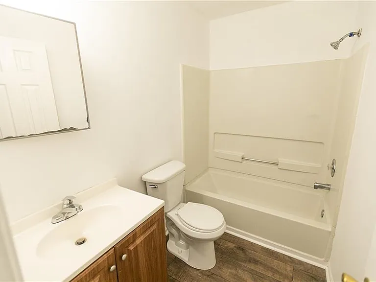 2761 Rockdale Dr — Photo 6