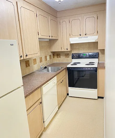 154 Lexington St #2 — Photo 10
