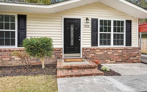 426 Longleaf Dr Photo 1