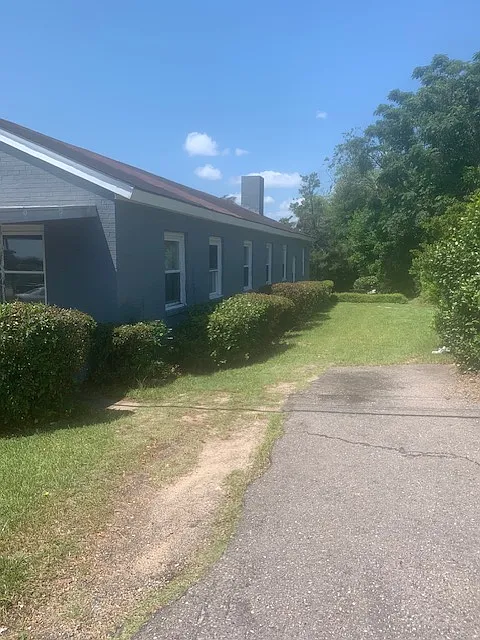 1663 Kentucky Ave — Photo 2