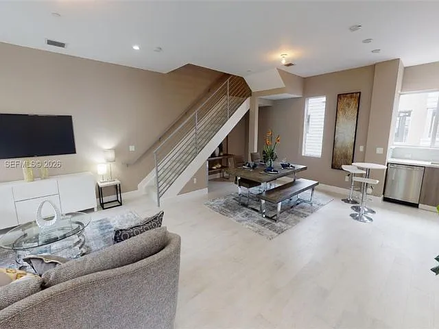 628 NE 12th Ave — Photo 6