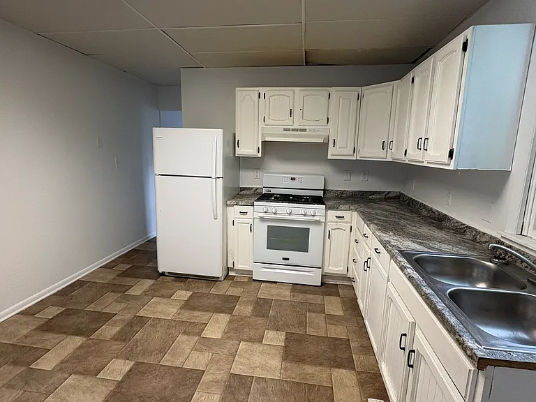 226 Mulberry Al — Photo 2