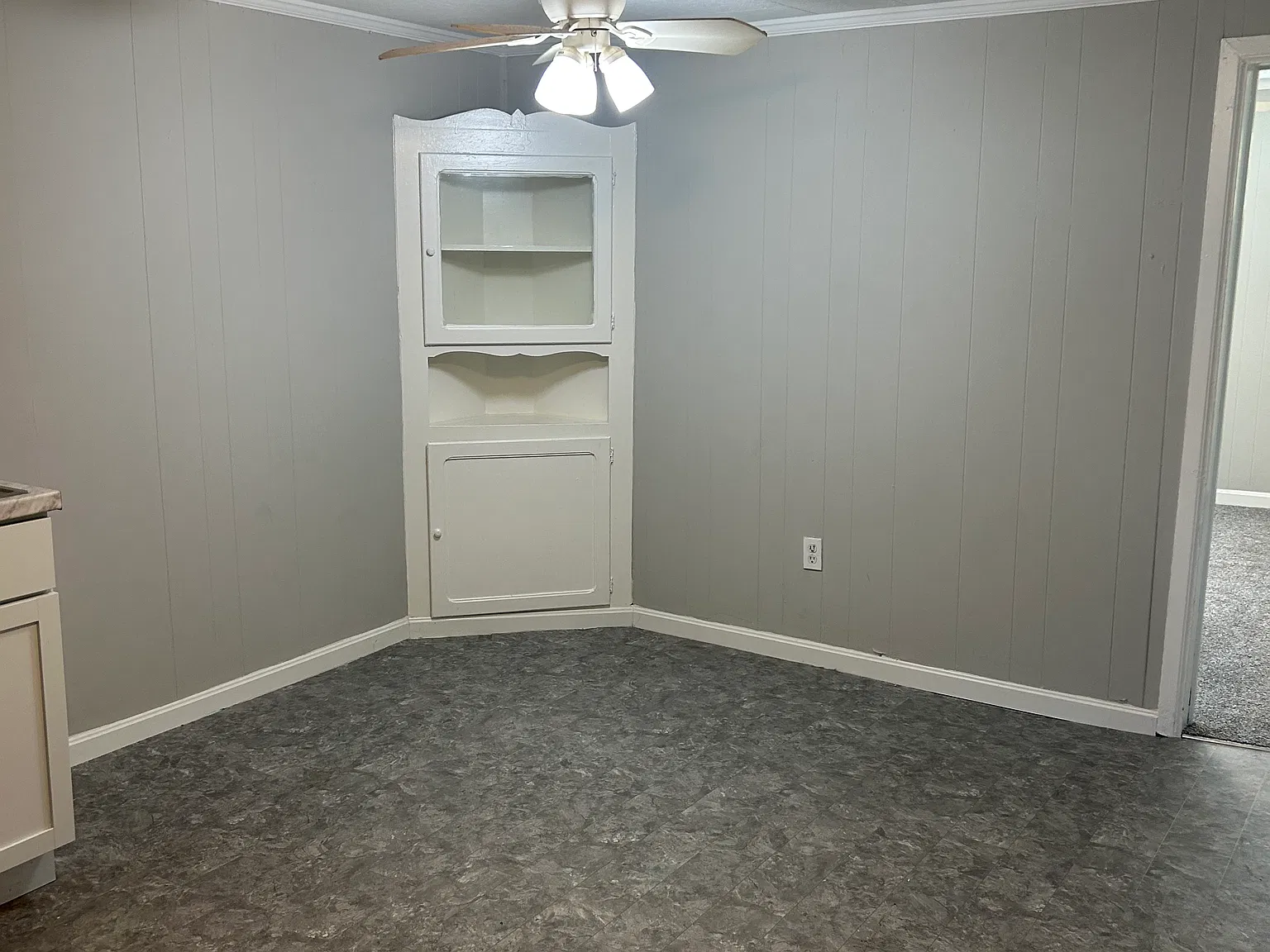 2 bed, 792 sqft, $1,000 — Photo 4