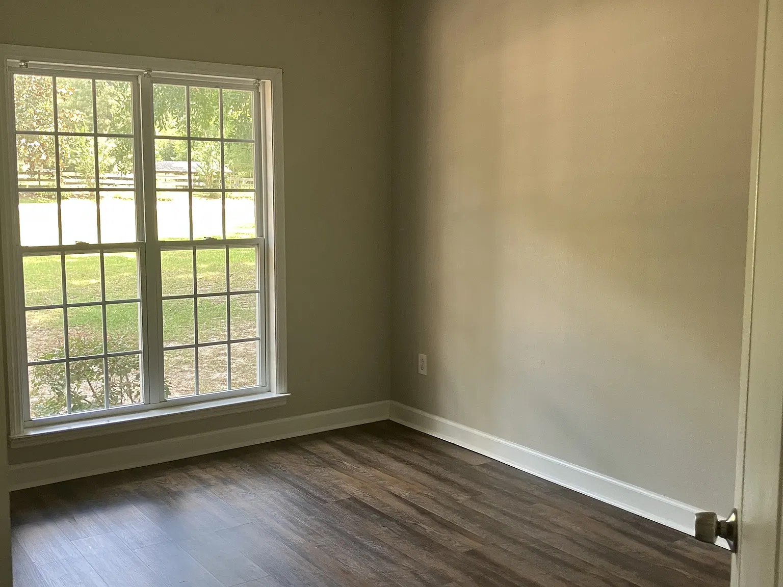 318 Riverchase Dr. - 1 — Photo 4