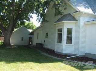 613 E 6th Ave, Mitchell, SD 57301