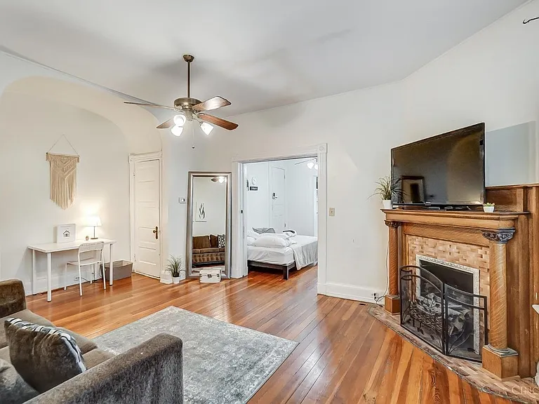 2126 Alpine Pl #1 — Photo 2