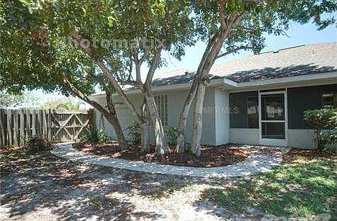 3rd image of 1301 E Venice Ave