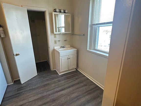 3rd image of 3416-3418 Walnut St #5