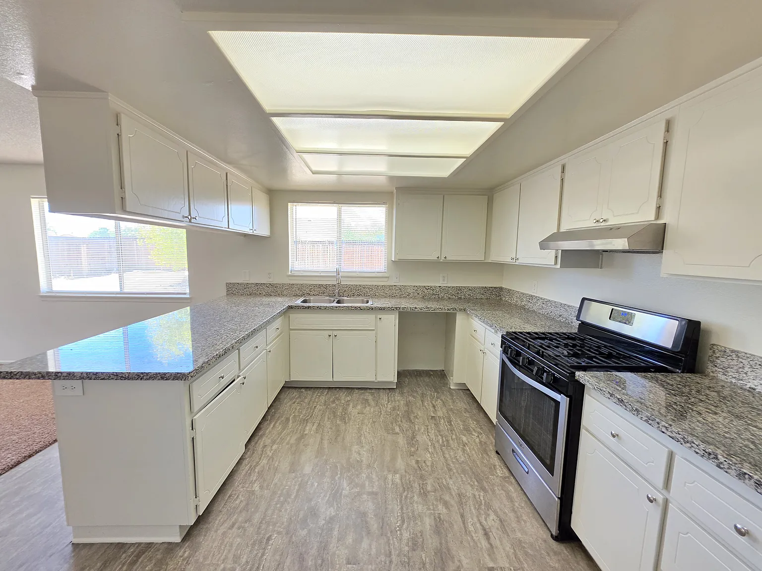 3 bed, 1743 sqft, $2,150 — Photo 2