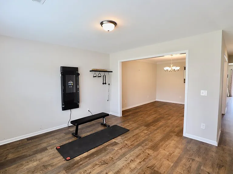3680 Moseley Dr — Photo 6