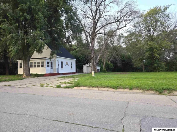 1617 N Pennsylvania Ave, Mason City, IA 50401