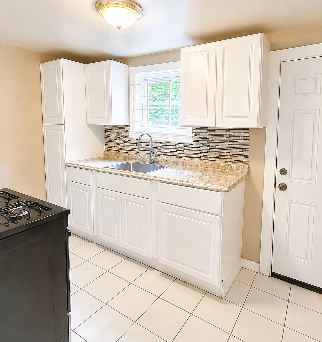 3 bed, 1320 sqft, $1,900 — Photo 3