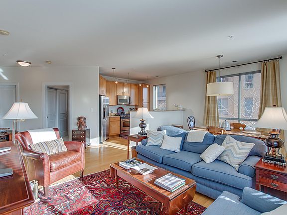 4th image of 2200 N Westmoreland St Unit 310
