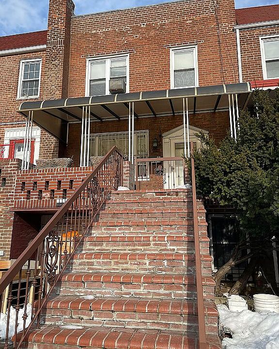 1st image of 1471 E 31st St
