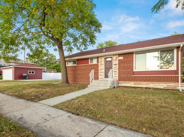5168 W 99th St, Oak Lawn, IL 60453