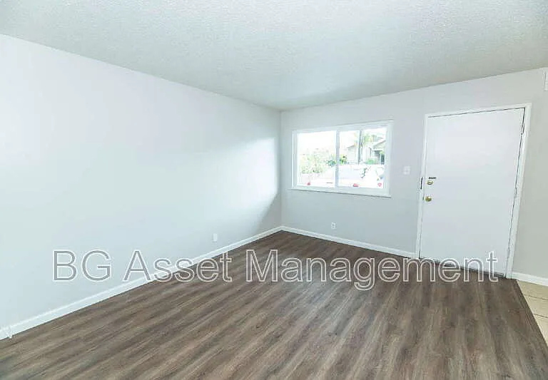 1333 Market Ave #3 — Photo 4
