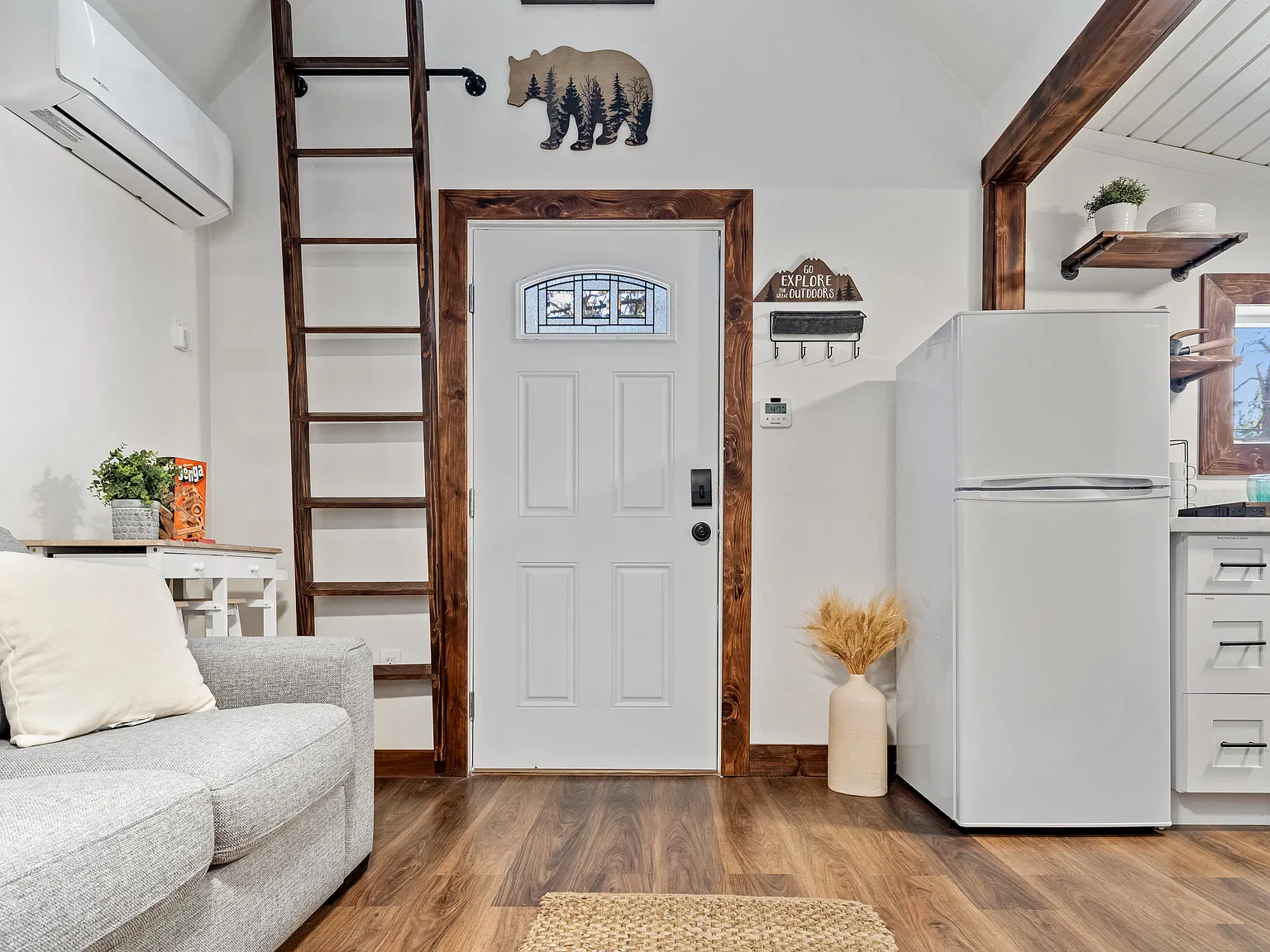 Studio, 216 sqft, $1,250 — Photo 2