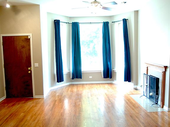 2nd image of 3253 W Flournoy St #1