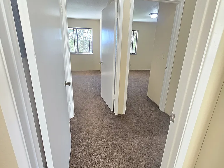 The Peppertree Apartments — Photo 41