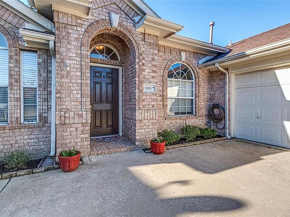 4th image of 10817 Robincreek Ln