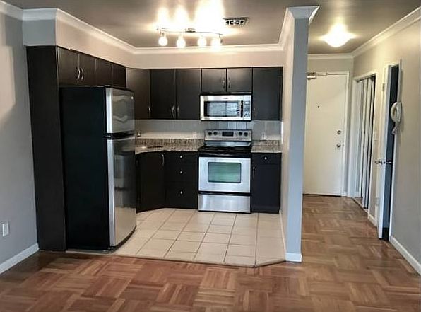 1st image of 1309 W 14th Ave #207