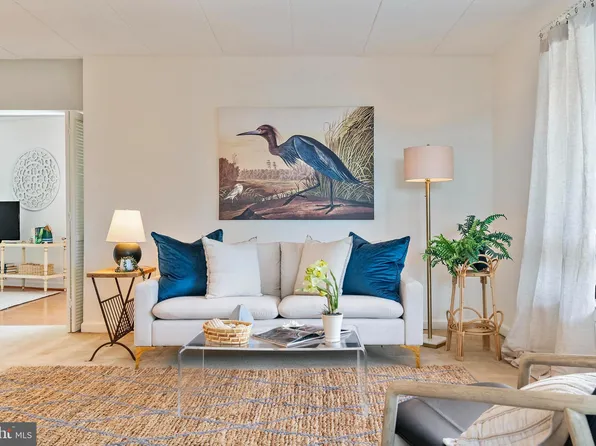 100 Severn Ave APT 206, Annapolis, MD 21403