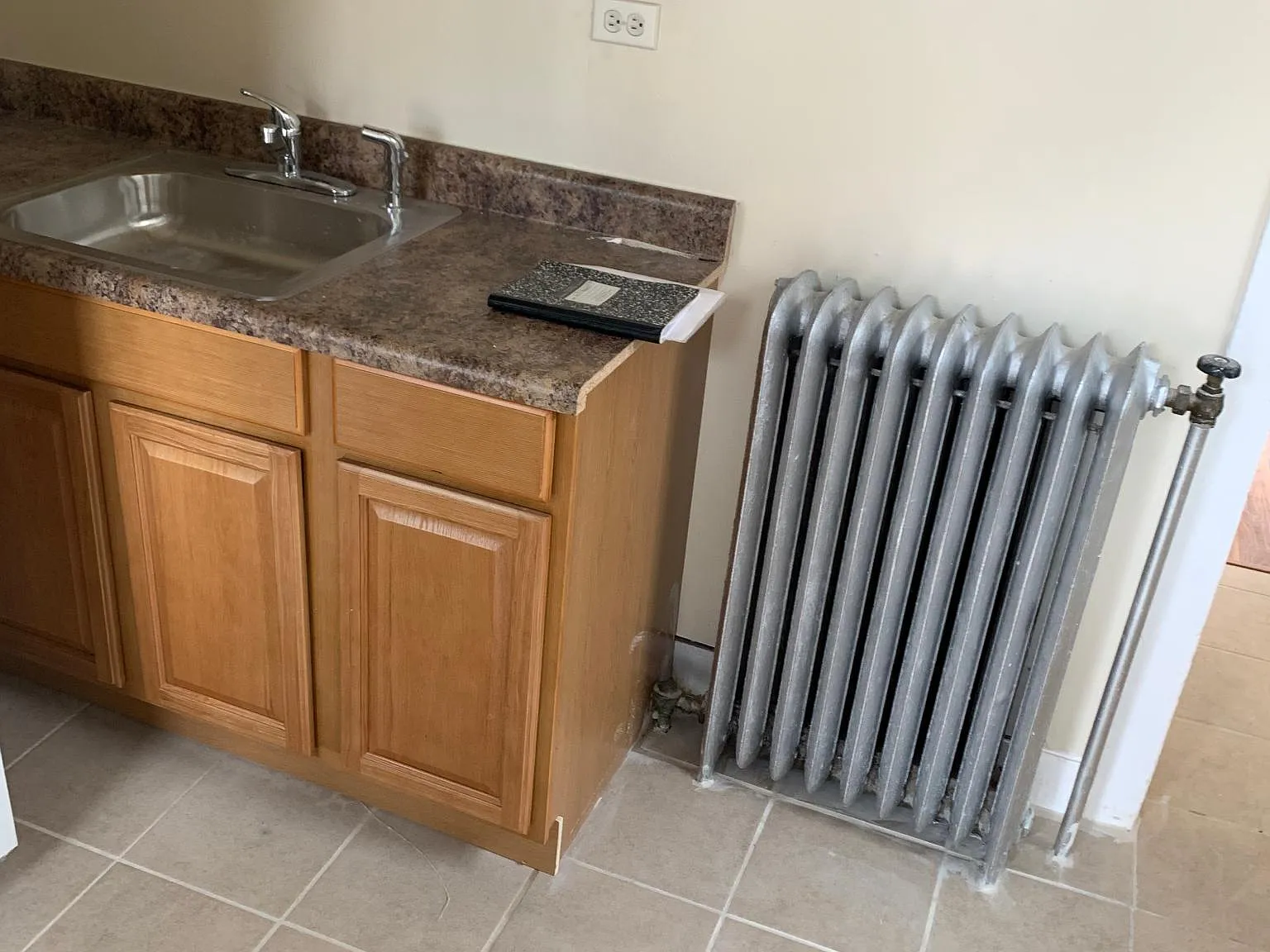 647 N Front St — Photo 3