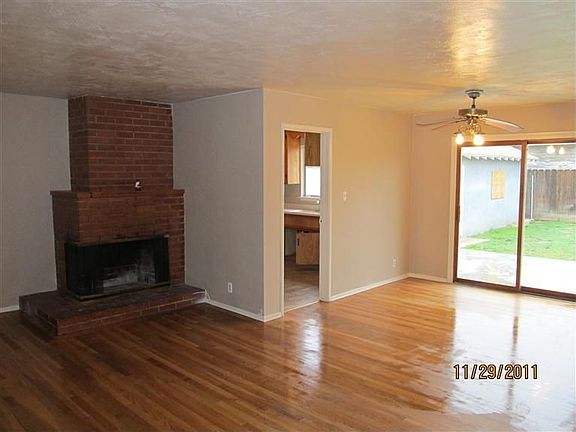 3rd image of 533 California Ave