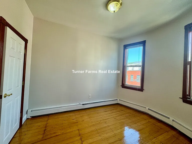 19 Monmouth St #2 — Photo 5