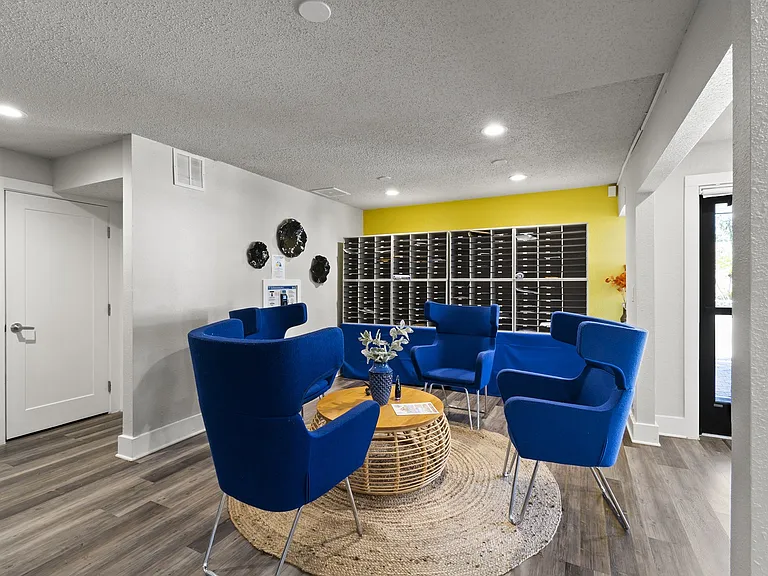 Fusion Orlando - Mail Area