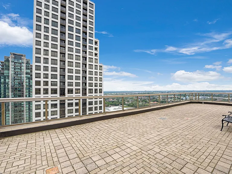 55 Elm Dr W #Penthouse 02 — Photo 34