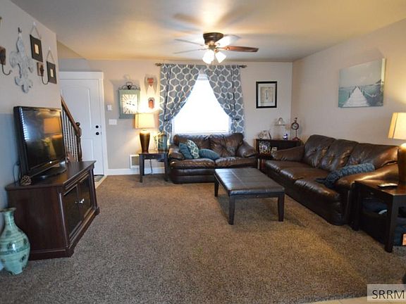 2nd image of 2982 Janessa Ln