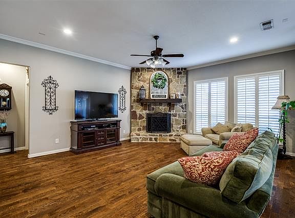 3rd image of 1609 Landon Ln
