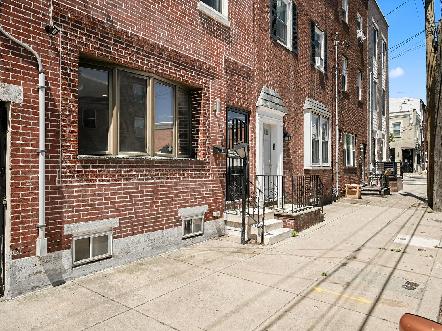 3 bed, 2100 sqft, $2,550 — Photo 3