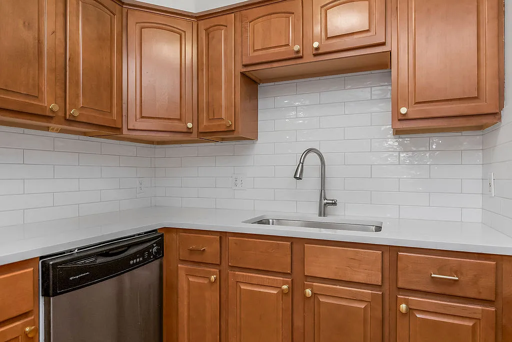 4948 Walnut Street — Photo 2