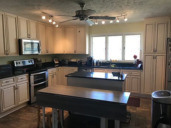 Completely renovated kitchen