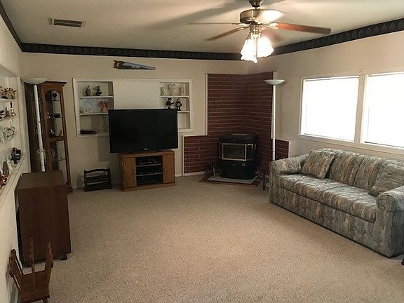 5th image of 2410 La Vista St