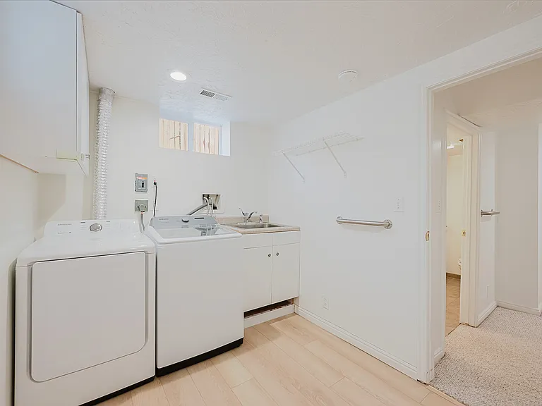 3260 E Cummings Rd — Photo 6