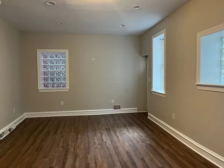 2128 Carey Way — Photo 6
