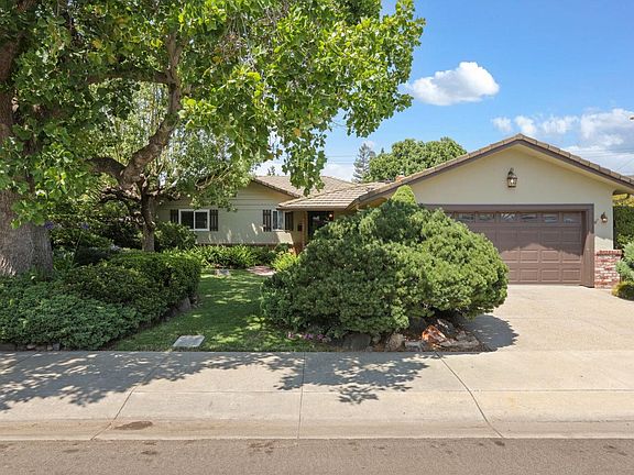 2nd image of 513 Gerard Dr