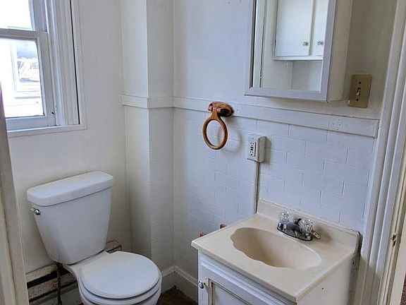 3rd image of 123 E Antietam St APT 3